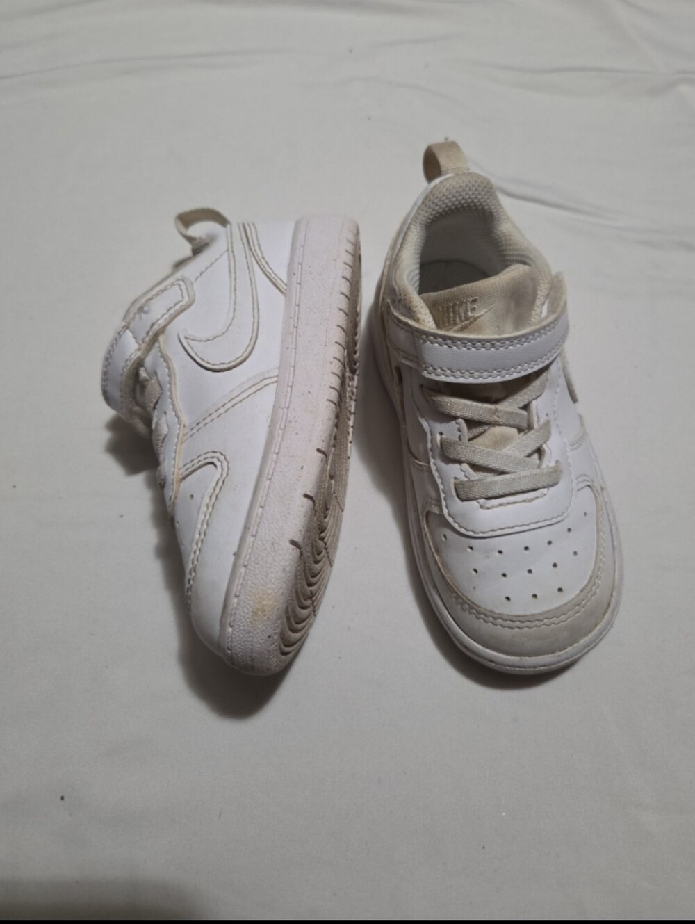 Nike toddler boy size 8 white tennis shoes #23 - Picture 3 of 4